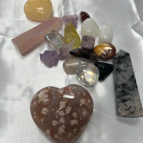 Assorted Gemstone Collection - Picture 1 of 1